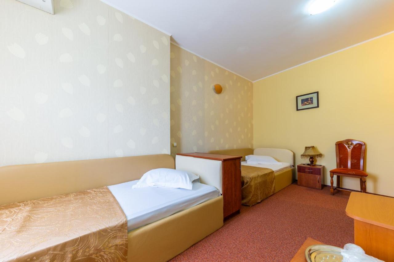 Hotel Amphitryon Бухарест Екстер'єр фото