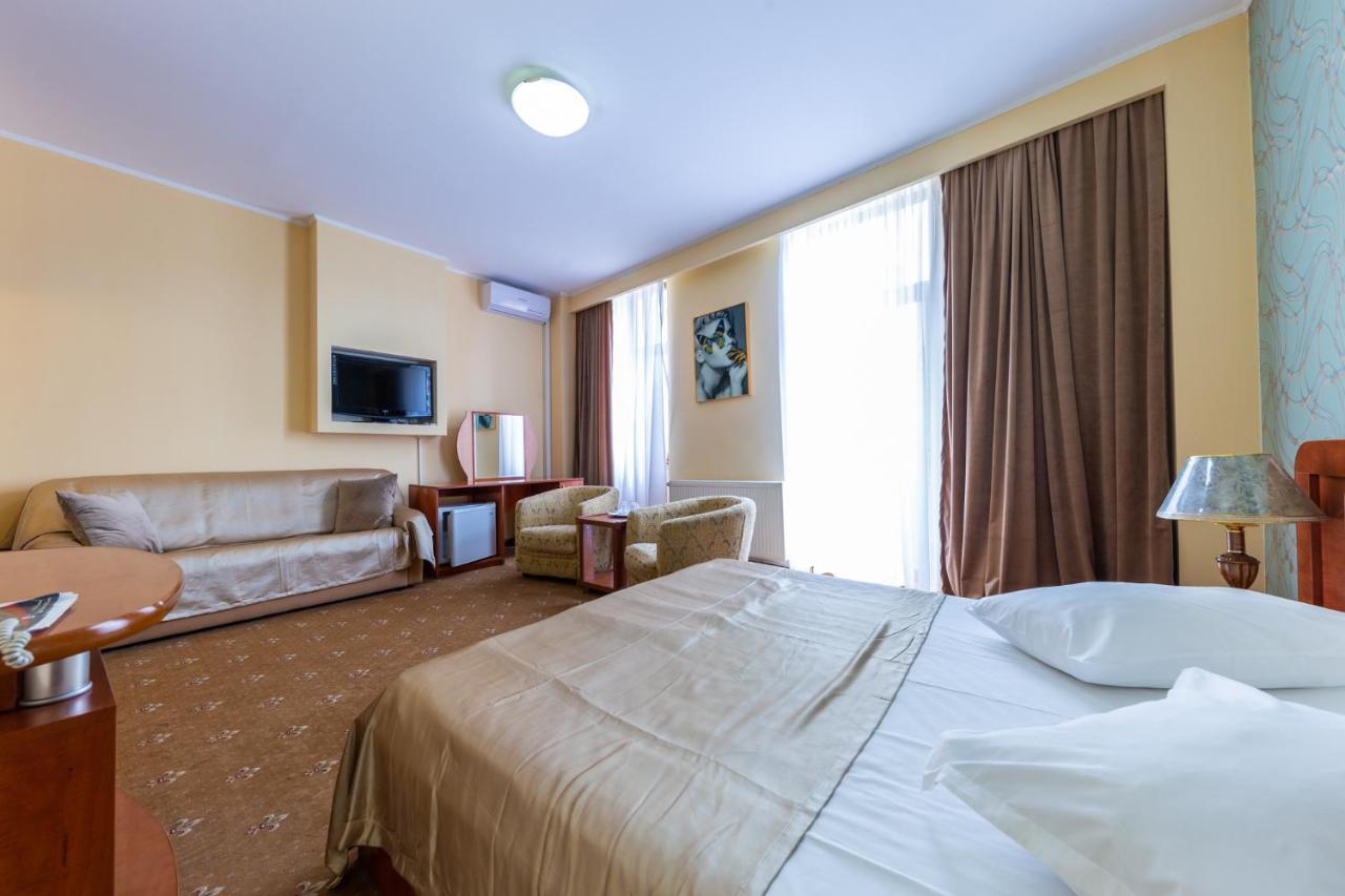 Hotel Amphitryon Бухарест Екстер'єр фото