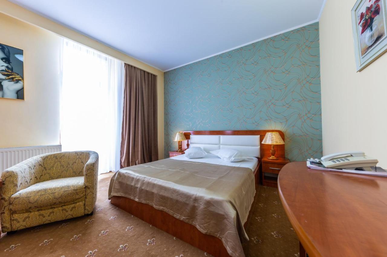 Hotel Amphitryon Бухарест Екстер'єр фото