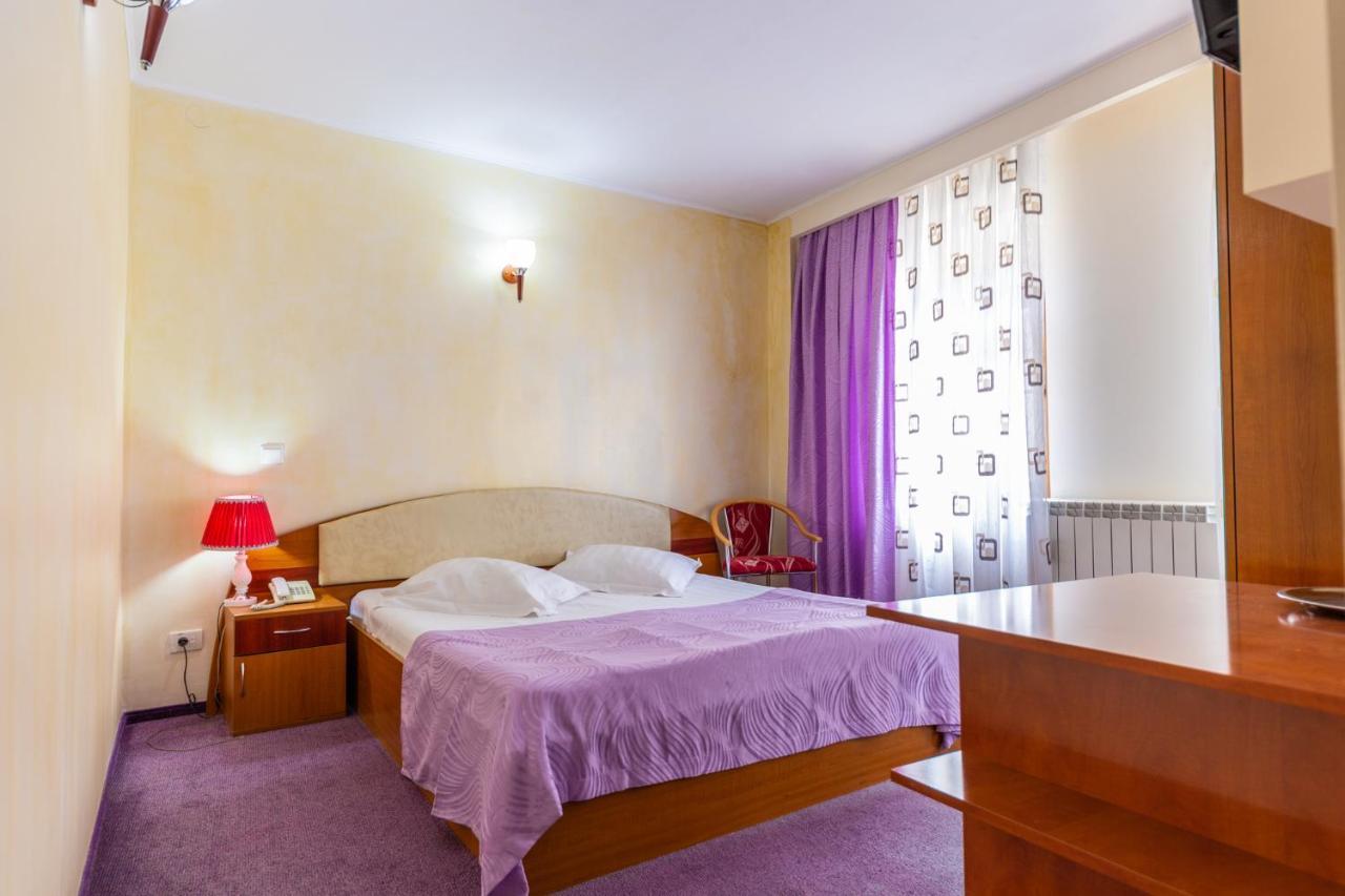 Hotel Amphitryon Бухарест Екстер'єр фото