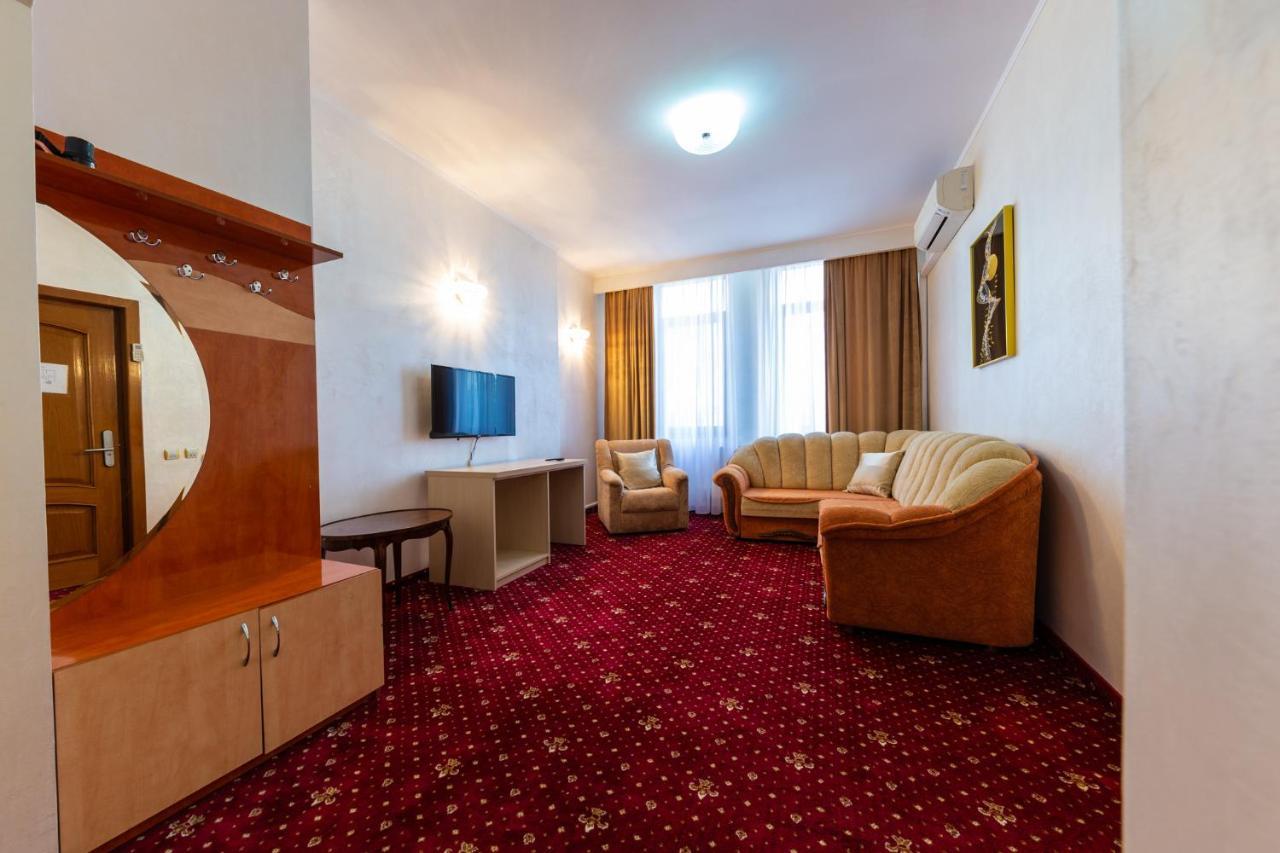 Hotel Amphitryon Бухарест Екстер'єр фото