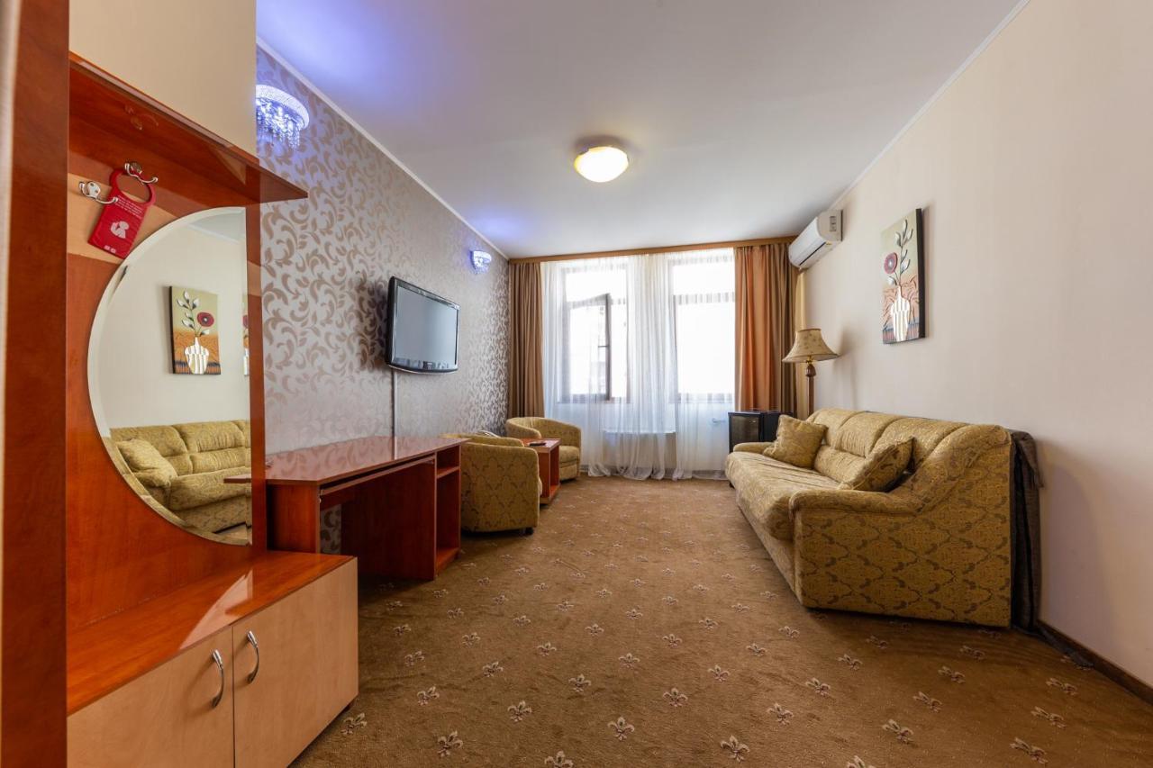 Hotel Amphitryon Бухарест Екстер'єр фото