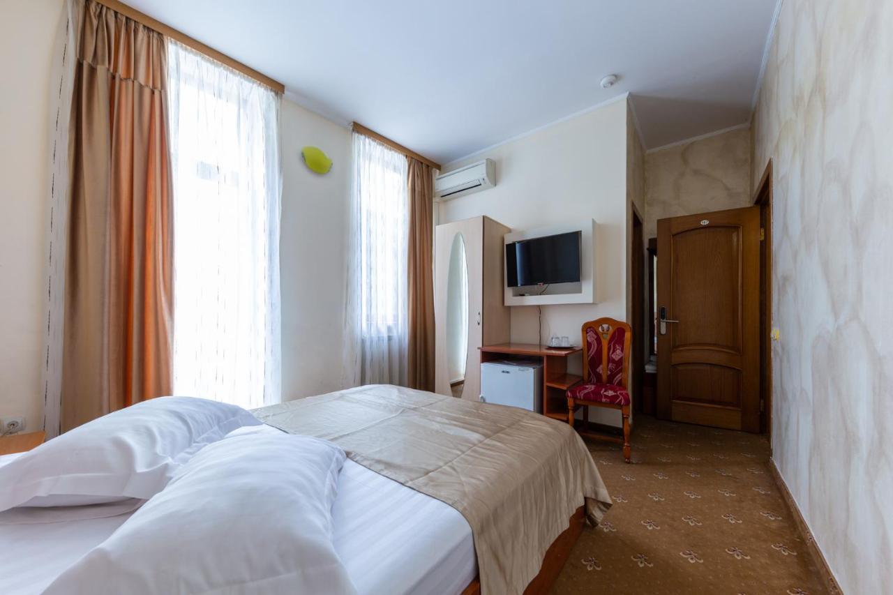 Hotel Amphitryon Бухарест Екстер'єр фото