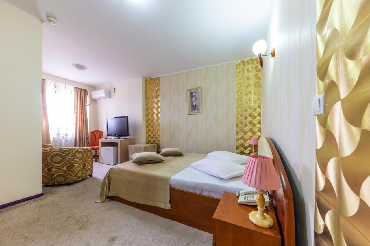 Hotel Amphitryon Бухарест Екстер'єр фото