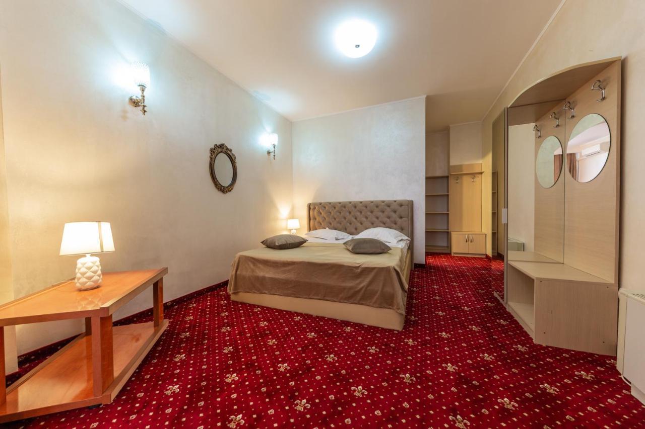 Hotel Amphitryon Бухарест Екстер'єр фото