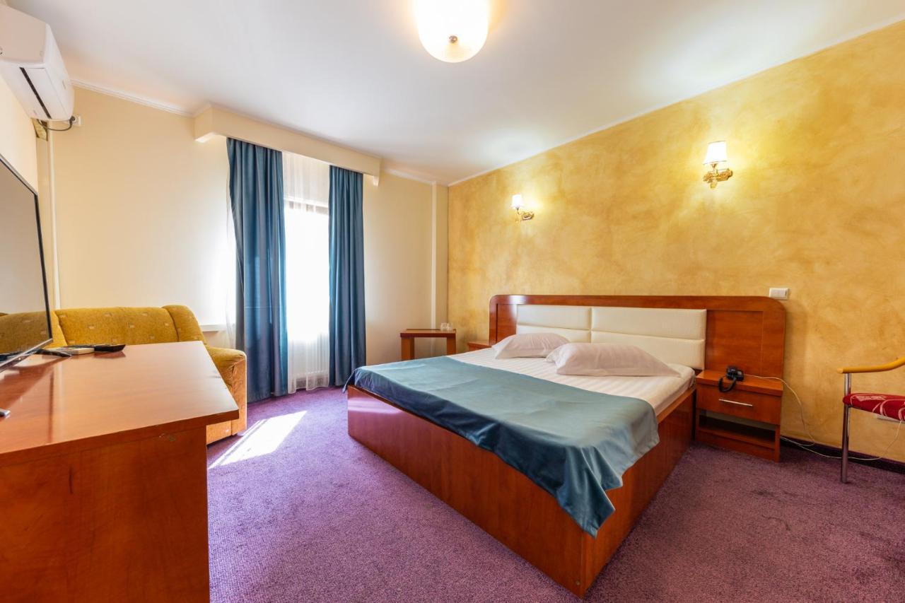 Hotel Amphitryon Бухарест Екстер'єр фото