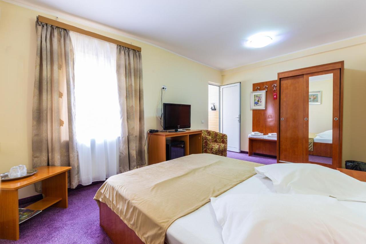 Hotel Amphitryon Бухарест Екстер'єр фото