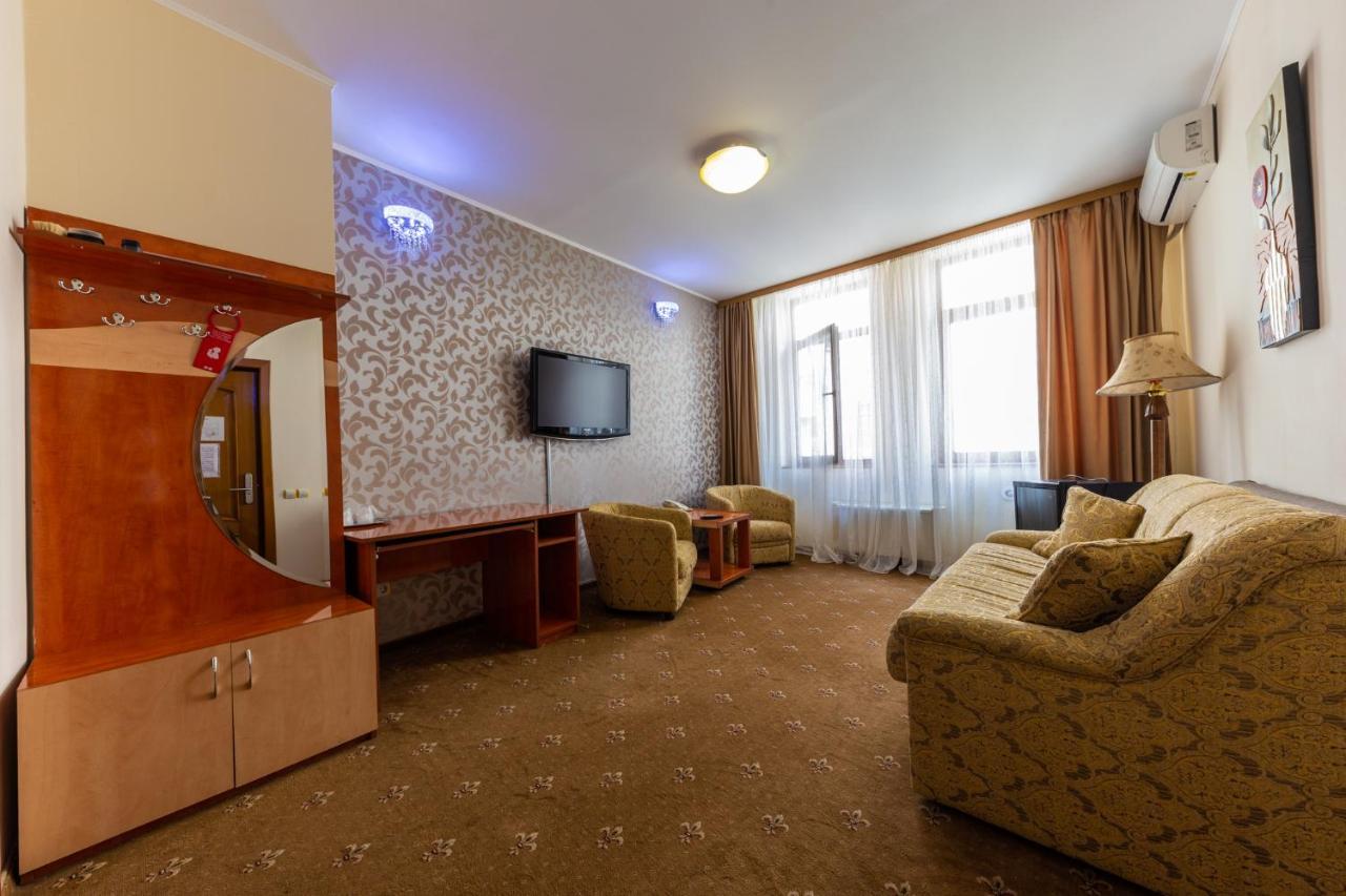 Hotel Amphitryon Бухарест Екстер'єр фото