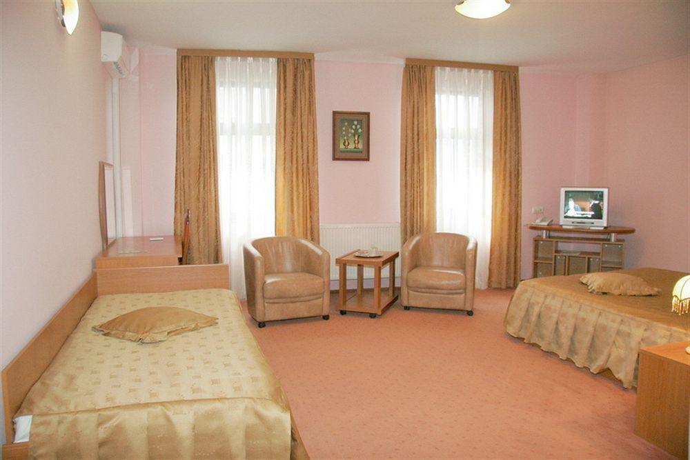 Hotel Amphitryon Бухарест Екстер'єр фото