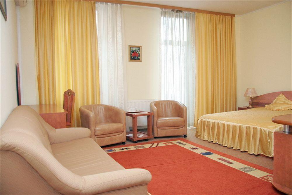 Hotel Amphitryon Бухарест Екстер'єр фото