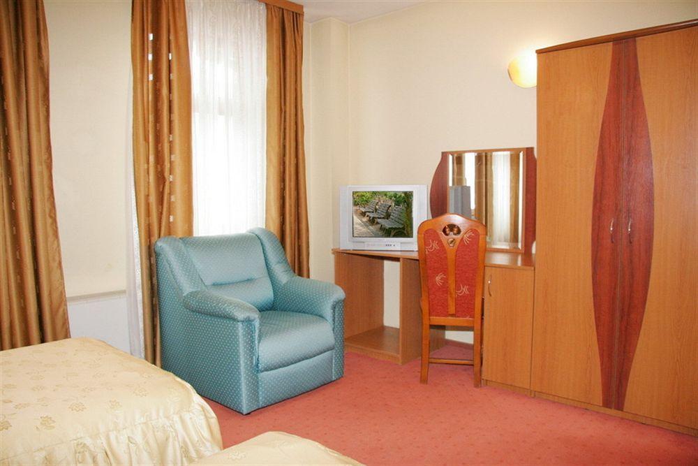 Hotel Amphitryon Бухарест Екстер'єр фото